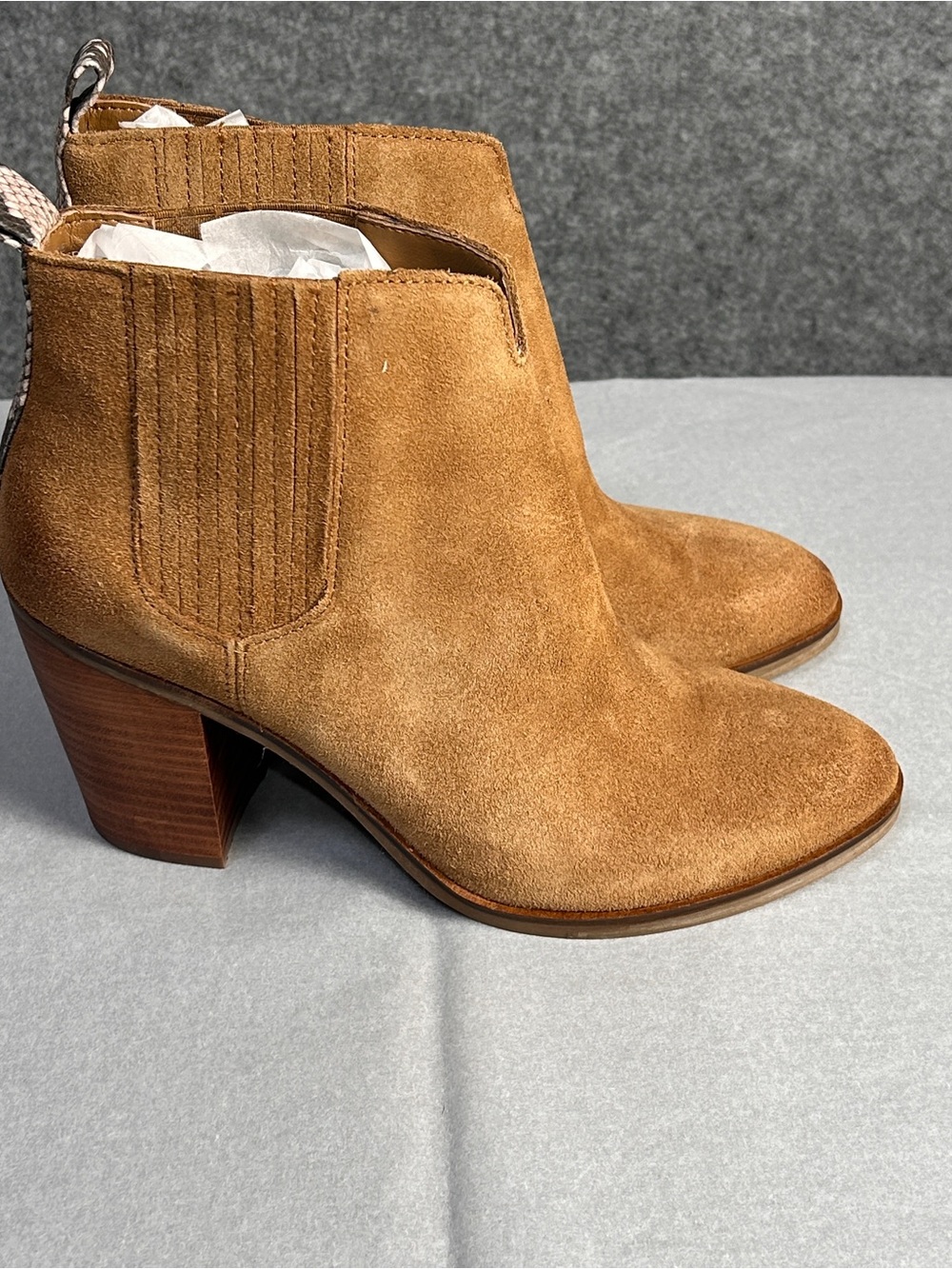 Dolce Vita Sheri Size 8 Tan Suede Leather Ankle Boots Stacked Heel Western NWD